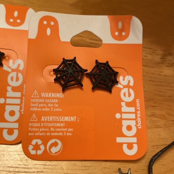 Spooky Scary Black Spider Web Halloween earrings 🕷️🕸️🕷️ - Picture 4 of 4